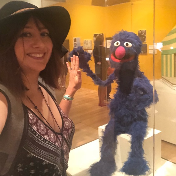 Meet your Posher, Camille 🌼✌🏼 - Picture 5 of 5